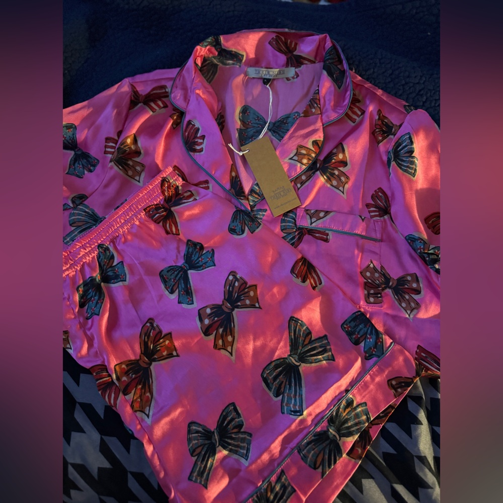 Silk Pjs Set w/ Bow Print